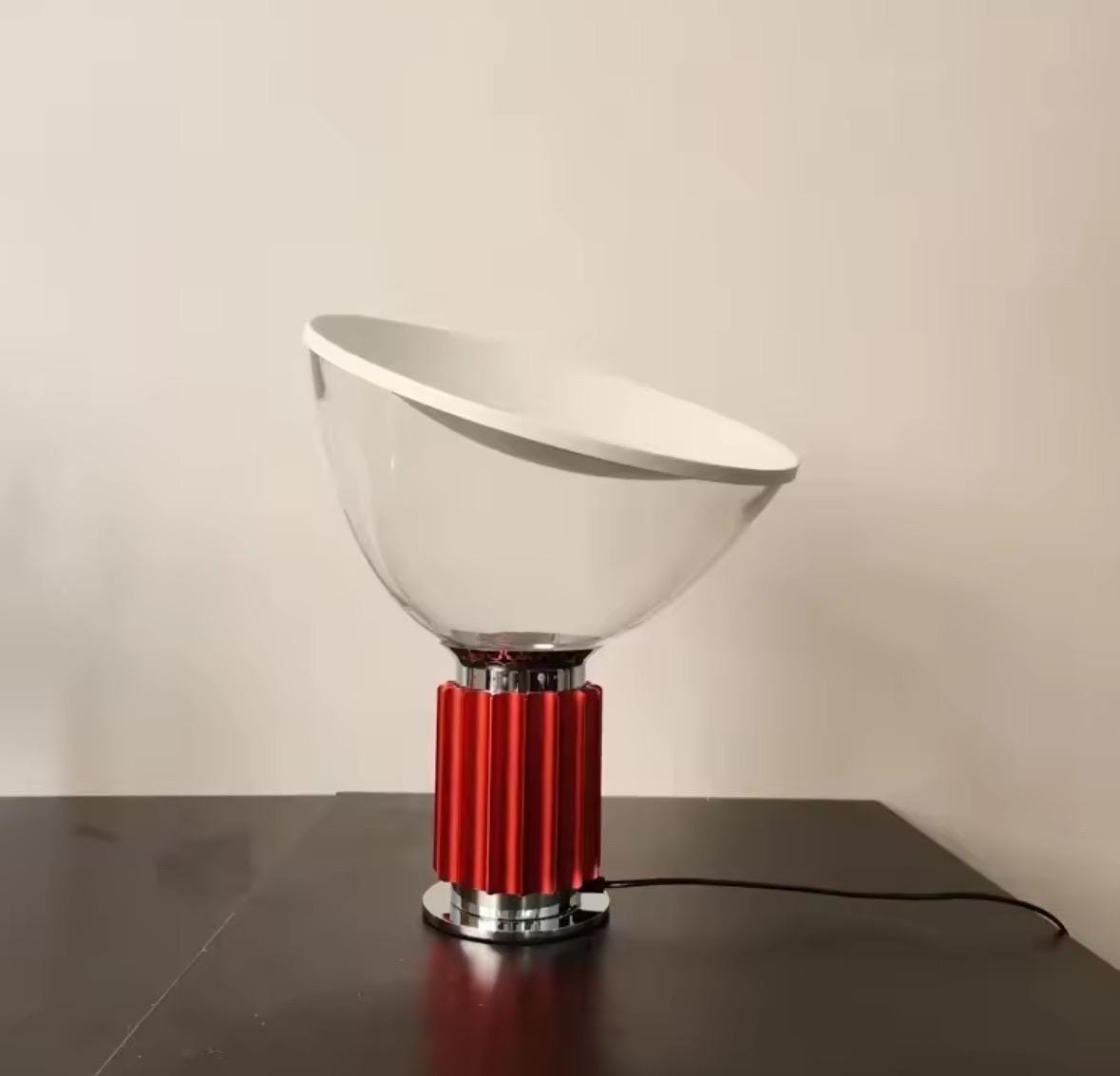 Handcrafted table lamp with mid century modern mushroom silhouette design
